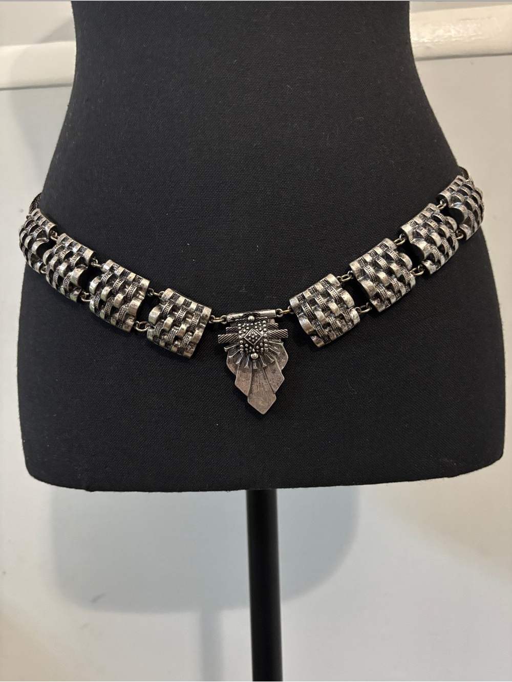 Free People, Statement Silver-Tone Link Waist Chain with Art Deco Pendant